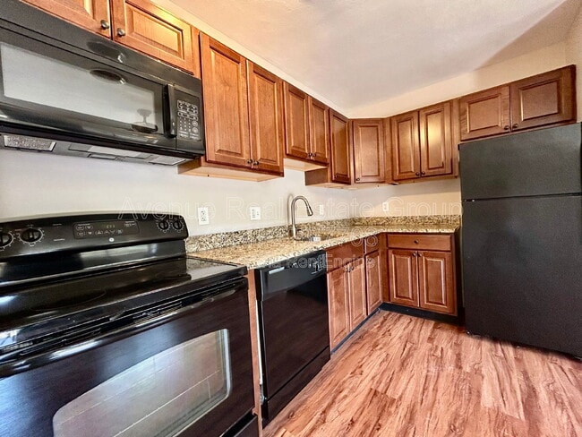 Building Photo - 129 E Lockwood Ave