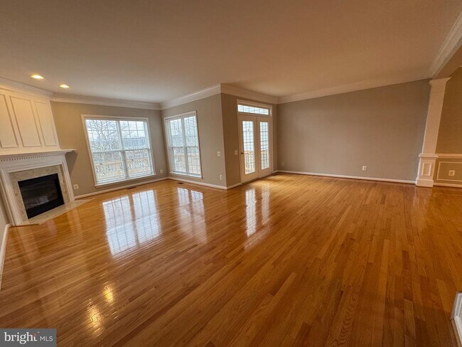 Building Photo - 45776 Mountain Pine Square