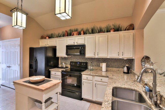 Building Photo - 575 S Virginia Hills Dr