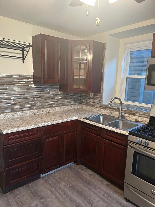 Building Photo - 172 Virginia Ave