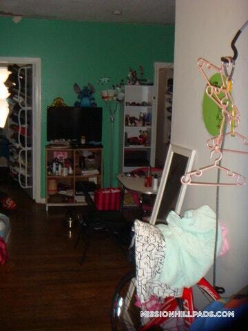 Building Photo - 886 Huntington Ave