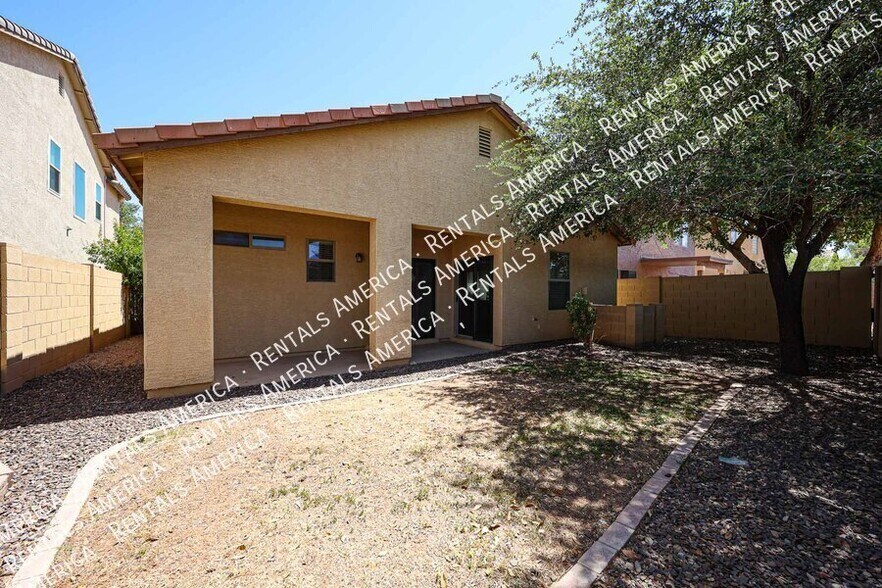Building Photo - 2010 S Falcon Dr