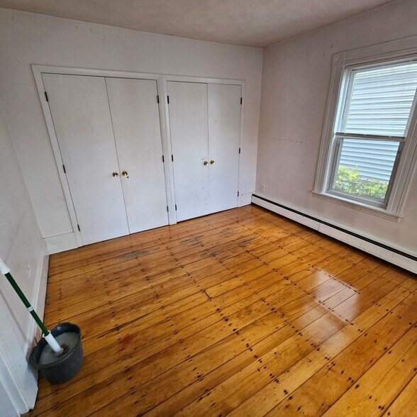 Building Photo - 5 Lawrence St