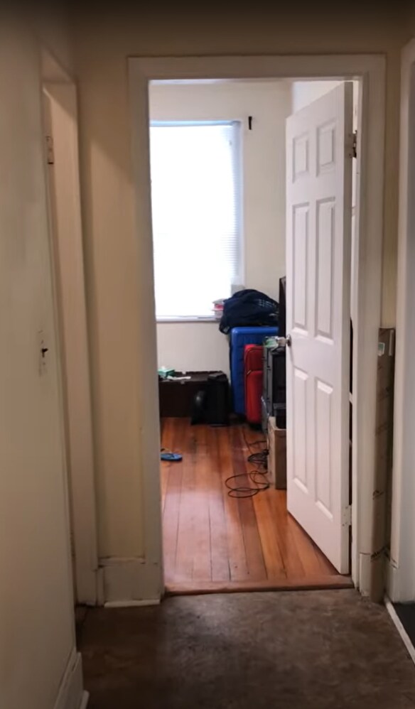 Building Photo - 16 Aberdeen St