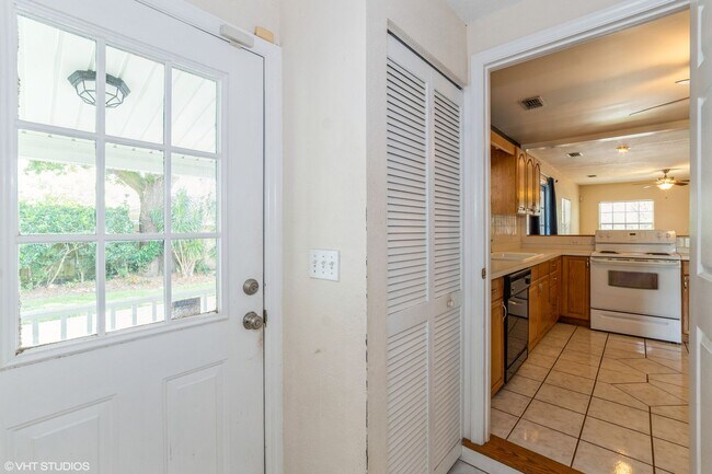 Building Photo - 3 bedroom 2 bath College Park Home