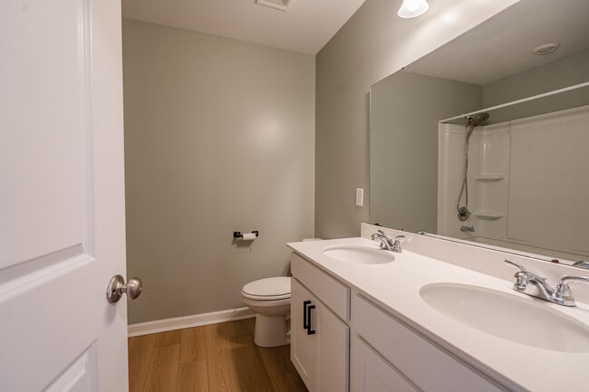 Building Photo - 242 Enclave Wy