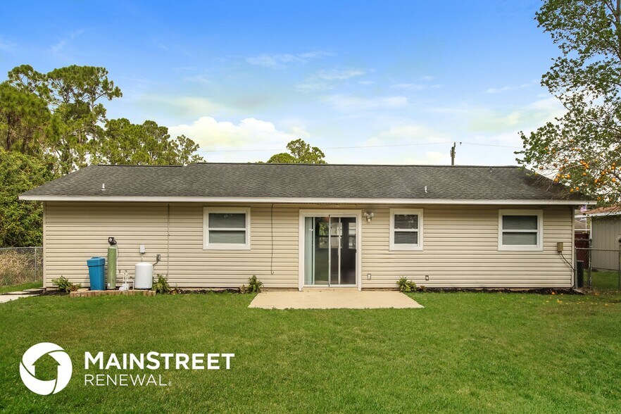 Building Photo - 764 Gelaso St SW