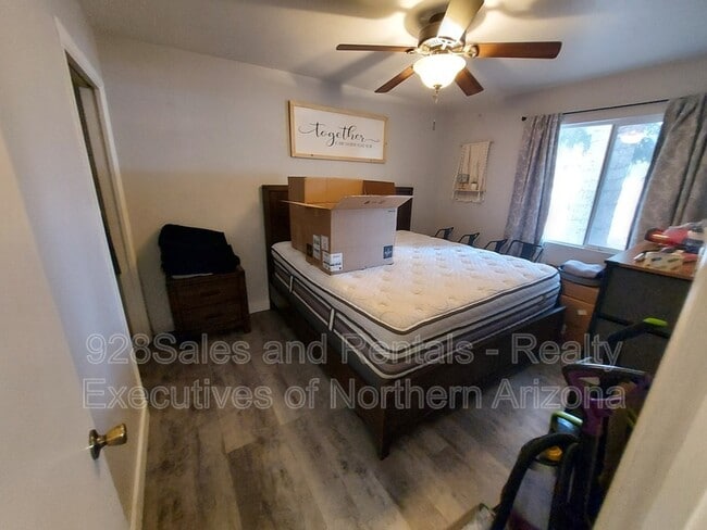 Building Photo - 4885 E Tomahawk Dr