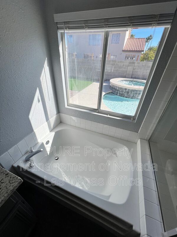 Building Photo - 1401 Healing Waters Ln