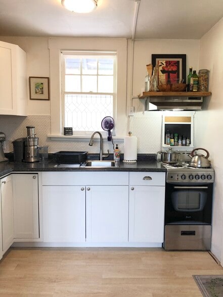 Kitchen - 1302 S N St
