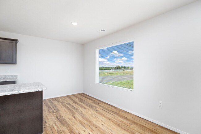 Building Photo - 3 Bedroom Home in Monett