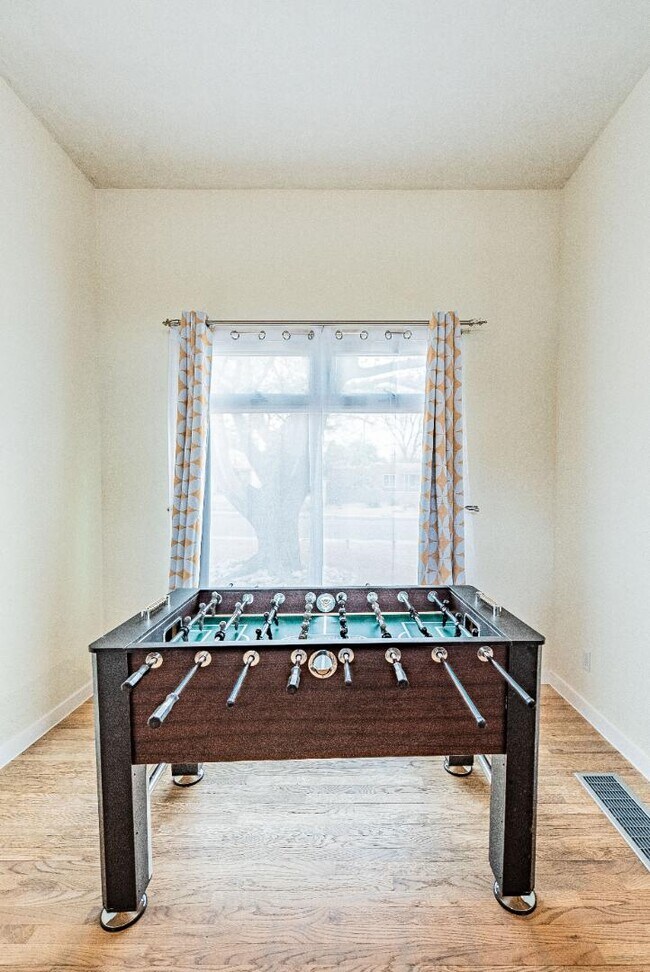 Building Photo - 444 Sierra Dr SE