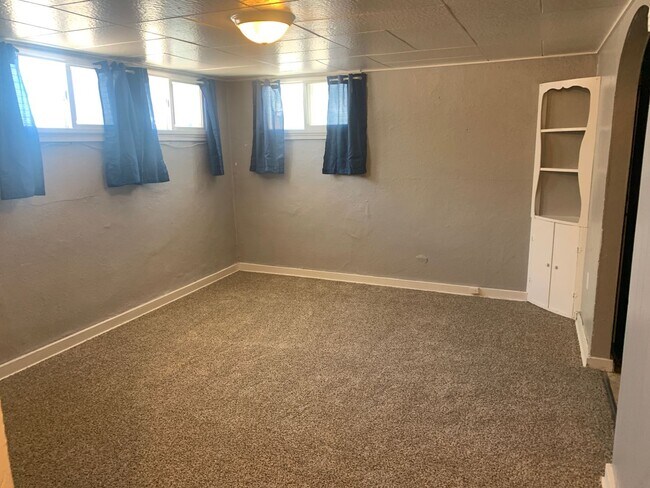 Building Photo - 615 19th St