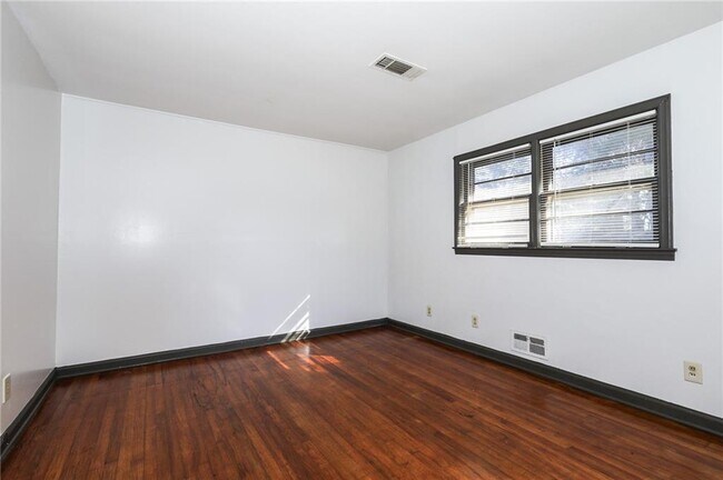 Building Photo - 1678 Bagpipe Pl