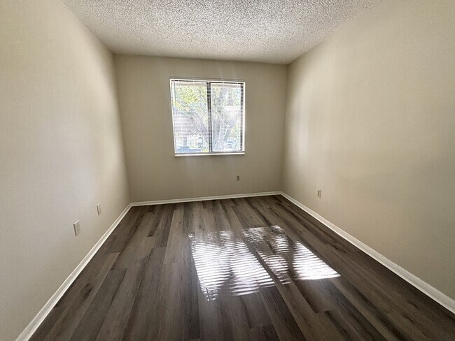 Building Photo - 4810 Sanoma Village