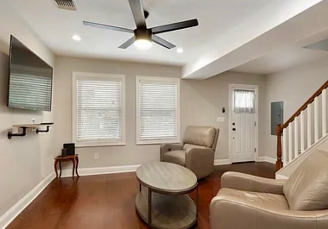 Building Photo - 505 Fisher Pl