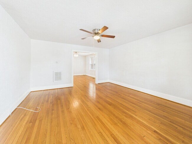Building Photo - 3543 Grove Ave