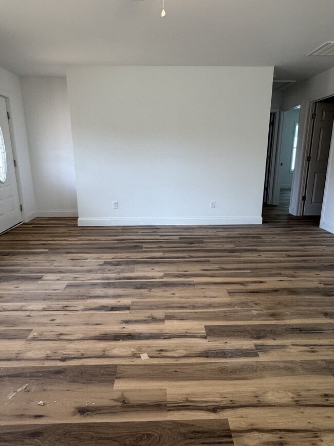 Building Photo - "Charming 3-Bedroom Home in Mars Hill with...