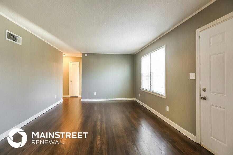 Building Photo - 7921 Brooklyn Ave