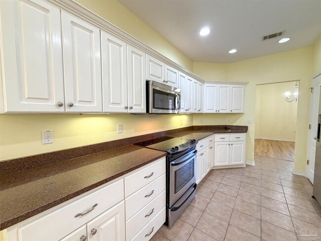 Building Photo - 4913 Vizcaya Dr