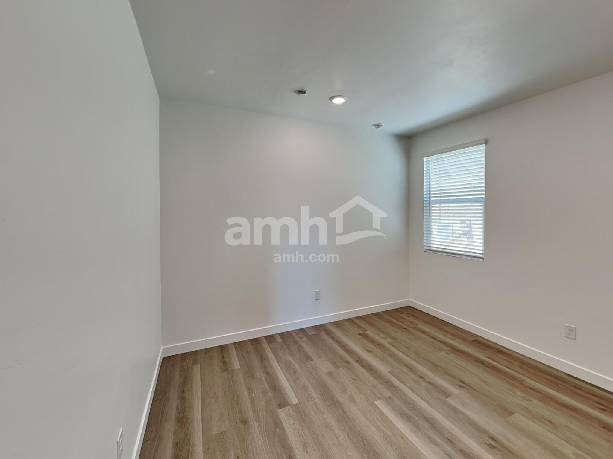 Building Photo - 6509 E Paseo Alga