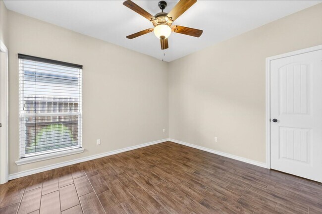 Building Photo - 2417 Badlands Dr