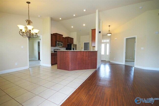 Building Photo - 115 Swan Pond Dr