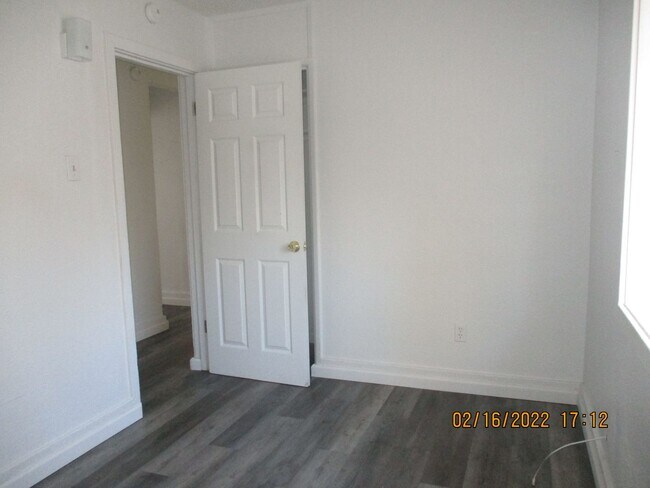 Building Photo - 540 North Ave