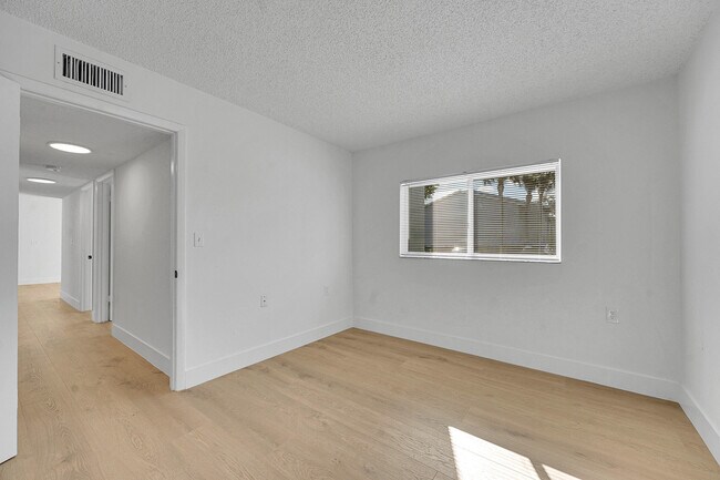 Building Photo - 1139 Lake Terry Dr