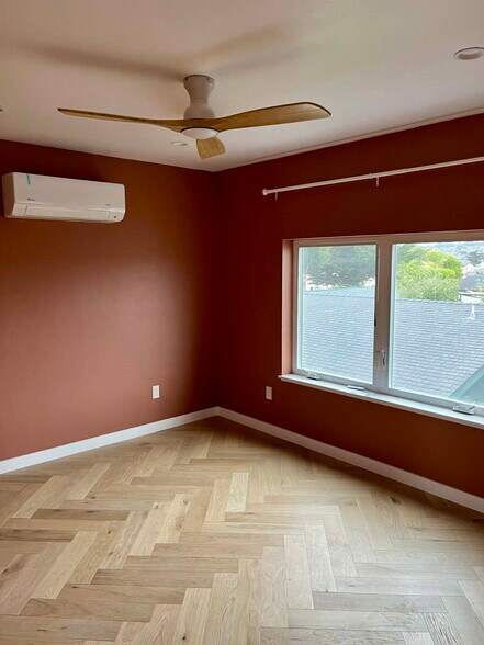 Building Photo - 550 Palm Ave