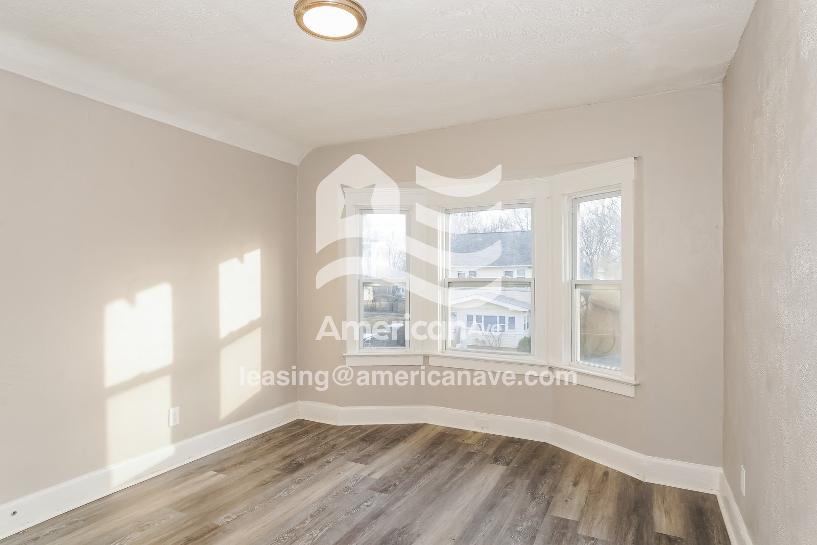 Building Photo - 1542 E 173rd St