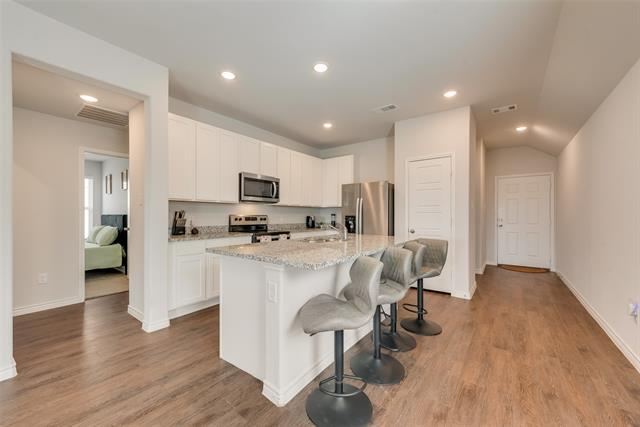 Building Photo - 1117 Takeoff Ave