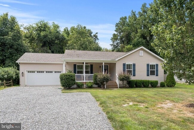 Building Photo - 305 Cedar Ln