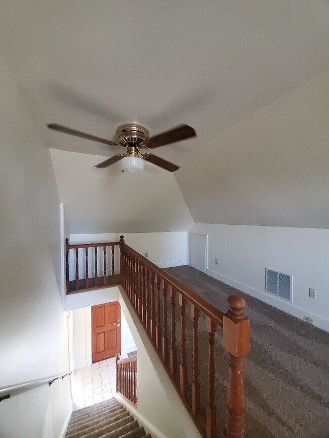 Building Photo - 6 bedroom, 3 bath near Downtown Bellingham!