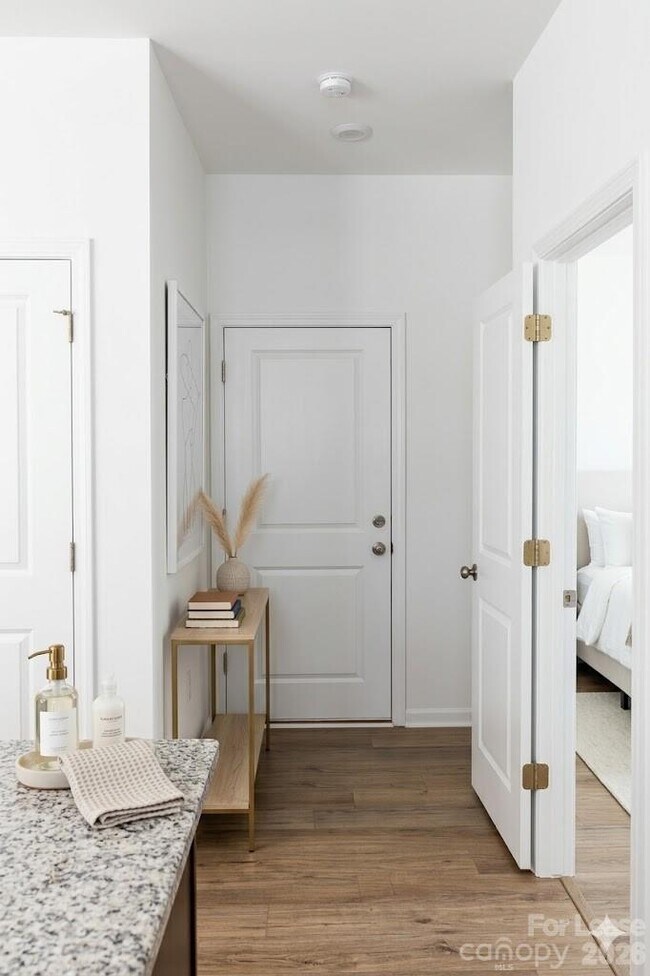 Building Photo - 1215 Nesters Store Pl SW