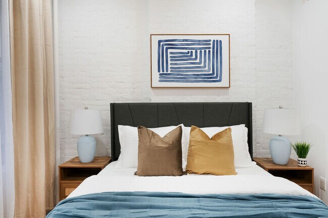 Building Photo - 1290 1st Ave