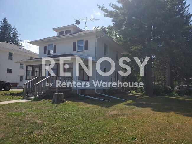 Building Photo - 608 Red Wing Ave