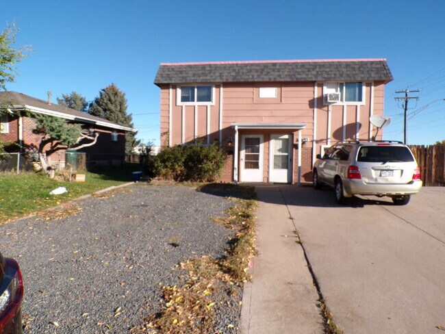 Building Photo - Aurora - 2 Bedroom, 2 Bathroom Duplex (13NE)