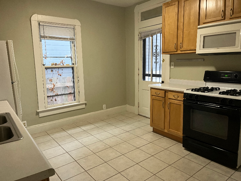 Building Photo - 2310 E 12th St