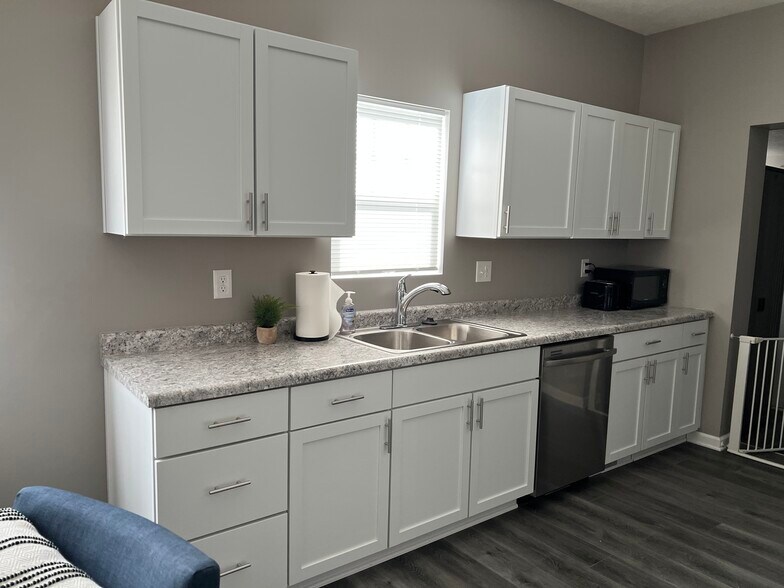 Building Photo - 1745 Garfield St