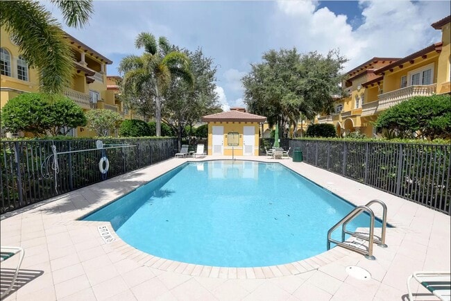 Building Photo - 545 NE 69th Cir