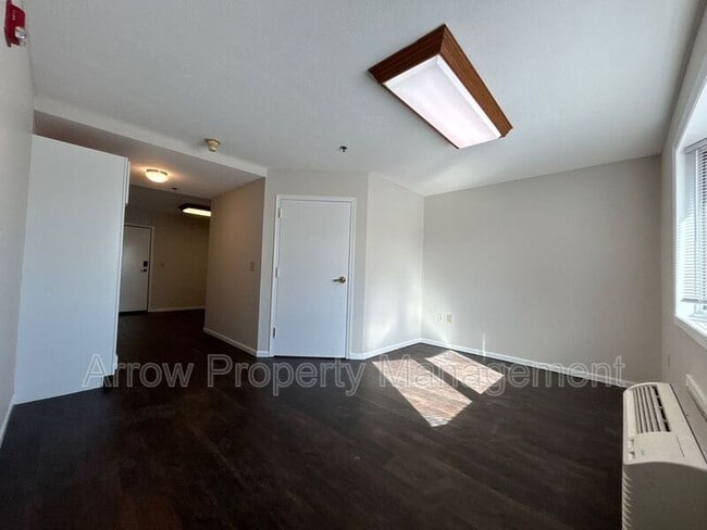 Building Photo - 150 Poppe Dr