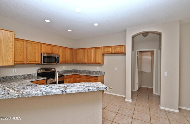 Building Photo - 14168 W Clarendon Ave