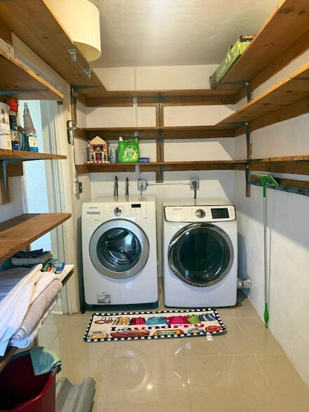 Building Photo - 5775 Fernley Dr W