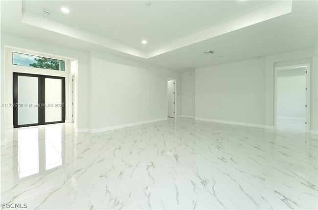 Building Photo - 729 Giorgio Ave