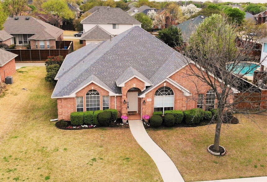 Building Photo - 11913 Wildwood Ln