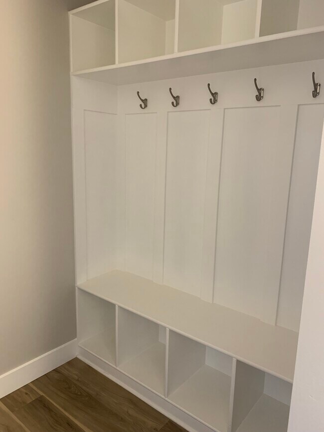 Building Photo - 70 E Ginger Gold Rd