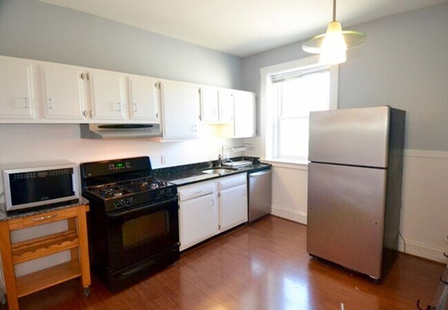Primary Photo - Renovated 1 bed and 1 bath