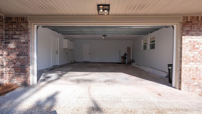 Building Photo - 1 Stafford Cir NE