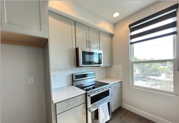 Building Photo - 1514 W River St